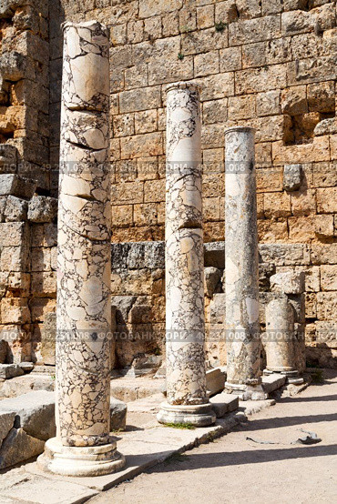  old construction in asia turkey the column  and the roman temple . Стоковое фото, агентство Ingram Publishing / Фотобанк Лори