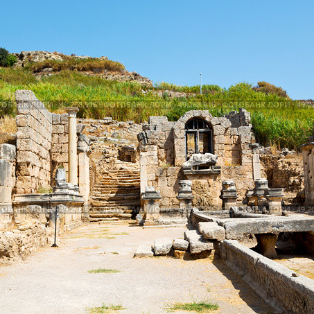  old   construction in asia turkey the column  and the roman temple . Стоковое фото, агентство Ingram Publishing / Фотобанк Лори