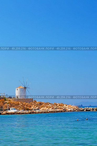  old mill in santorini       greece europe  and the    sky. Стоковое фото, агентство Ingram Publishing / Фотобанк Лори