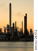Нефтеперерабатывающий завод на закате. Стоковое фото, фотограф Михаил Лавренов / Фотобанк Лори