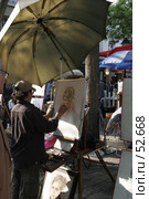 Художник на Монтмартре (2007 год). Стоковое фото, фотограф Федюнин Александр / Фотобанк Лори