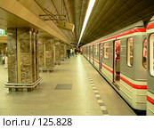 Станция Пражского метро (2007 год). Стоковое фото, фотограф Владимир Сергеев / Фотобанк Лори