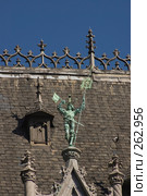 Скульптура на крыше Дома Короля. Брюссель (2007 год). Стоковое фото, фотограф Артем Ефимов / Фотобанк Лори