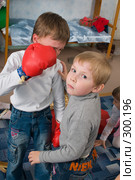 Юные спортсмены-боксёры из детского сада (2008 год). Редакционное фото, фотограф Федор Королевский / Фотобанк Лори
