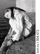 Девочка у реки. Стоковое фото, фотограф Варвара Воронова / Фотобанк Лори