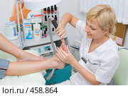 Салон красоты - аппаратный педикюр (2007 год). Редакционное фото, фотограф Иван Сазыкин / Фотобанк Лори