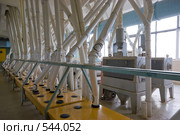 Мукомольный комбинат. Мельницы, трубы и транспортер. (2005 год). Редакционное фото, фотограф Иван Сазыкин / Фотобанк Лори
