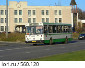 Рейсовый автобус № 257 едет по Курганской улице. Гольяново. Москва (2008 год). Редакционное фото, фотограф lana1501 / Фотобанк Лори