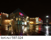 Ночная подсветка ТРК "Гранд Каньон" (г. Санкт-Петербург) (2008 год). Редакционное фото, фотограф Самохвалов Артем / Фотобанк Лори