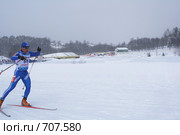 Догоняющий лыжник (2009 год). Редакционное фото, фотограф Антон Корнилов / Фотобанк Лори