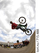 Соревнования по Bmx (2008 год). Редакционное фото, фотограф Александр Подшивалов / Фотобанк Лори