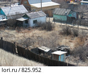 Запущенный дачный участок ранней весной. Стоковое фото, фотограф Александр Подшивалов / Фотобанк Лори