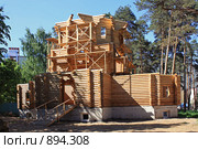 Строительство деревянной церкви в Подмосковье (2009 год). Стоковое фото, фотограф Владимир Сергеев / Фотобанк Лори