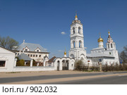 Дмитровская церковь в селе Дмитровское, Московская область (2009 год). Стоковое фото, фотограф Лев Бирюков / Фотобанк Лори