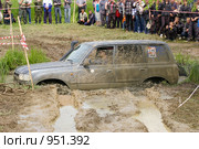 Джип-спринт.В глубокой грязевой яме (2009 год). Редакционное фото, фотограф RedTC / Фотобанк Лори
