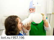 Стоматология. Доктор ведет прием. Рентген-кабинет (2009 год). Редакционное фото, фотограф Александр Подшивалов / Фотобанк Лори