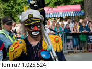 Клоун на улице (2009 год). Редакционное фото, фотограф Okssi / Фотобанк Лори