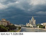 Перед грозой. Москва (2007 год). Стоковое фото, фотограф Ирина Завьялова / Фотобанк Лори