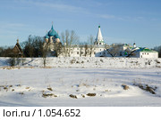 Суздальский кремль. Собор Рождества Богородицы (XIII-ХIXвв.) и соборная колокольня (1635г.) (2008 год). Редакционное фото, фотограф Михаил Ворожцов / Фотобанк Лори