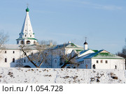 Суздальский кремль. Соборная колокольня и архиерейские палаты. (2008 год). Редакционное фото, фотограф Михаил Ворожцов / Фотобанк Лори