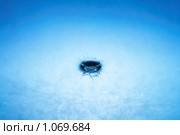 Падение капли воды. Стоковое фото, фотограф Константин Тавров / Фотобанк Лори