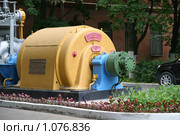 Старый турбоагрегат на Василеостровской ТЭЦ-7 в Санкт-Петербурге (2009 год). Редакционное фото, фотограф Александр Секретарев / Фотобанк Лори