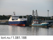 Судно в порту города Турку (Финляндия) (2009 год). Редакционное фото, фотограф Александр Секретарев / Фотобанк Лори