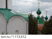 Угол собора Спаса Преображения и купола церкви Александра Невского г. Переславль-Залесский (2009 год). Редакционное фото, фотограф Оглоблин Андрей Николаевич / Фотобанк Лори