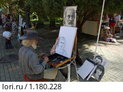 Сочи. Ривьера. Художник пишет портрет. (2009 год). Редакционное фото, фотограф nikolay uralev / Фотобанк Лори