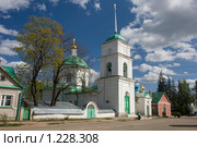 Варваринская церковь, Часовня Александра Невского и Церковь Сорока Мучеников в городе Печоры Псковской области (2009 год). Стоковое фото, фотограф Литвяк Игорь / Фотобанк Лори