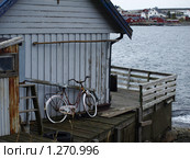 Велосипед на пристани. Норвегия. (2009 год). Стоковое фото, фотограф Зоя Степанова / Фотобанк Лори