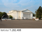Город Киров. Кировский областной драматический театр (2008 год). Редакционное фото, фотограф Ольга Визави / Фотобанк Лори