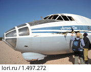 У самолёта, совершившего аварийную посадку в аэропорту Берберы (2010 год). Редакционное фото, фотограф Free Wind / Фотобанк Лори