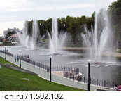 Фонтаны на городском пруде летом в городе Хабаровске (2008 год). Редакционное фото, фотограф Сергей Заводенко / Фотобанк Лори