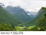Горная долина. Стоковое фото, фотограф Виталий Романович / Фотобанк Лори