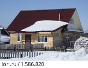 Дом из бруса , покрытый ондулином (2010 год). Стоковое фото, фотограф Анатолий Матвейчук / Фотобанк Лори