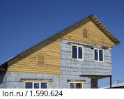 Верхняя часть дома, построенного из газозолоблоков (2010 год). Стоковое фото, фотограф Анатолий Матвейчук / Фотобанк Лори