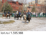 Всадники (Круг катания на пони) (2010 год). Редакционное фото, фотограф Валерия Попова / Фотобанк Лори