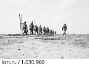 Отряд уходит в бой. Стоковое фото, фотограф Андрей Ярцев / Фотобанк Лори