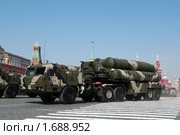 Зенитно-ракетный комплекс ЗРК С-400 «Триумф», на параде 9 мая 2010 года. Красная Площадь, Москва, Россия. Редакционное фото, фотограф Алексей Зарубин / Фотобанк Лори