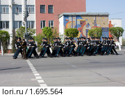 Марш курсантов по главной улице в День Победы, Караганда (2010 год). Редакционное фото, фотограф Олыкайнен Наталья / Фотобанк Лори