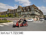 Франция. Дювиль (Deauville) (2010 год). Редакционное фото, фотограф Александр Алексеев / Фотобанк Лори