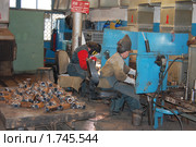 Сварочный участок на заводе (2010 год). Редакционное фото, фотограф Булат Каримов / Фотобанк Лори