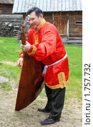 Праздник Троица. Жанровые сценки. Балалаечник (2010 год). Редакционное фото, фотограф Гер Олег / Фотобанк Лори