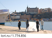 Фотосессия на набережной Riddarholmen в центре Стокгольма. Швеция (2010 год). Редакционное фото, фотограф Румянцева Наталия / Фотобанк Лори