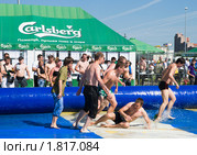 Футбольный матч на фестивале кваса и пива (2010 год). Редакционное фото, фотограф Александр Щепин / Фотобанк Лори