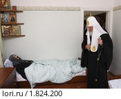 Посещение Святейшим Патриархом Кириллом Казанской Свято-Амвросиевской пустыни в Шамордине 26 мая 2010 года. Редакционное фото, фотограф Дмитрий Неумоин / Фотобанк Лори