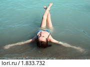 Девушка в воде. Стоковое фото, фотограф Вера Тропынина / Фотобанк Лори