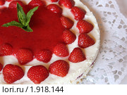 Творожный торт с клубникой. Крупный план. Стоковое фото, фотограф Людмила Травина / Фотобанк Лори
