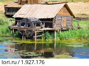 Деревянная водяная мельница (2010 год). Редакционное фото, фотограф Яков Филимонов / Фотобанк Лори